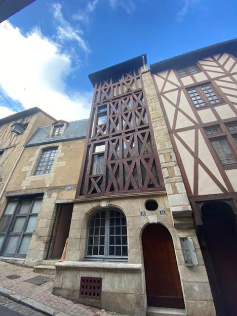 Le Chene: Medieval District City Centre